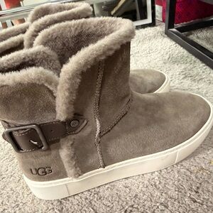 UGG Women's Gray Winter Aika Boots